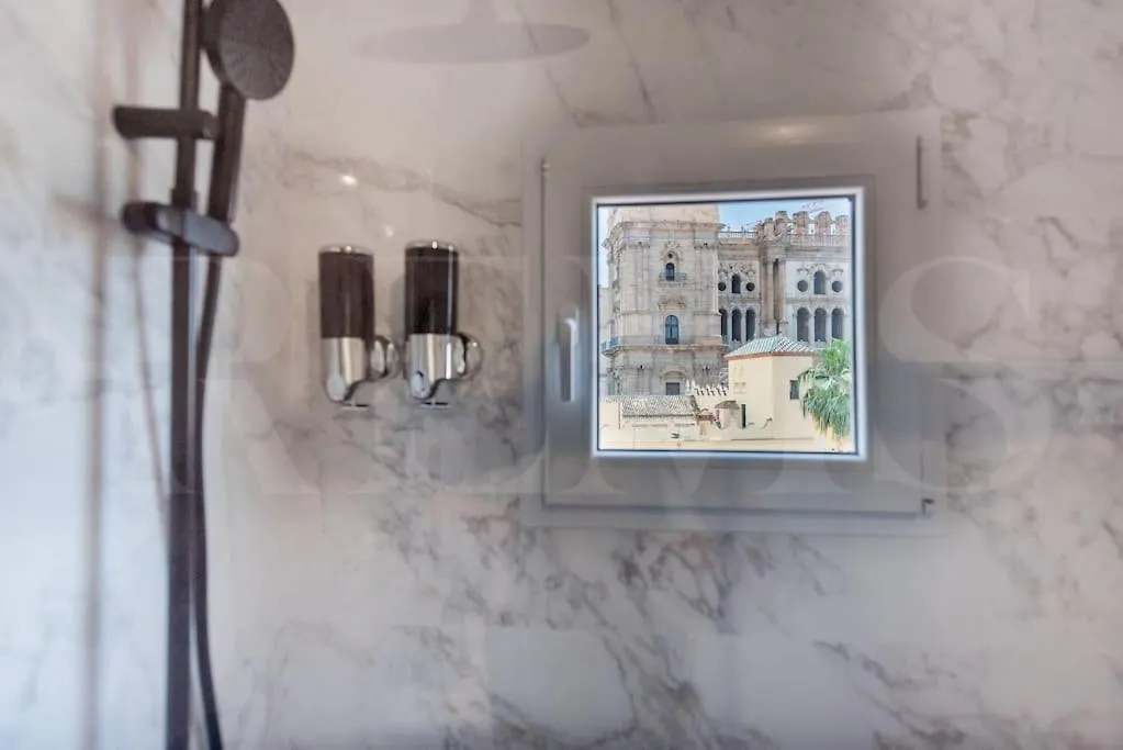 Apartment With Cathedral View & Terrace By Rems Málaga