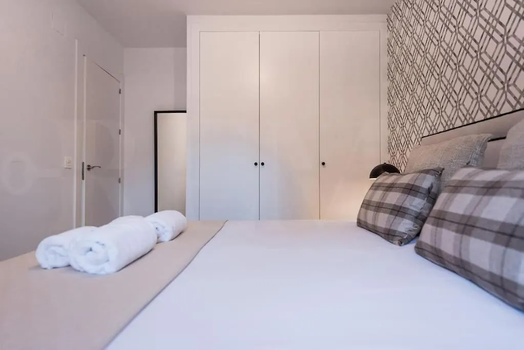 Apartment With Cathedral View & Terrace By Rems Málaga